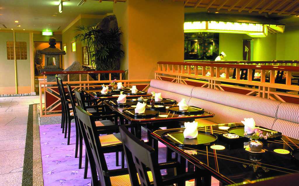 如何優(yōu)化餐飲加盟店的管理工作，提升品牌競(jìng)爭(zhēng)力