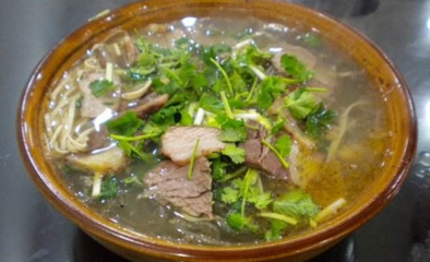 加盟牛肉湯店需要多少錢？從品牌到運營的全面成本解析