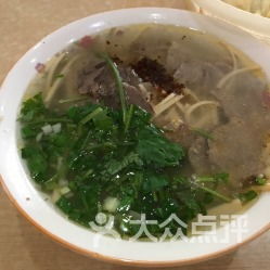 老五牛肉湯英華路店 冬日暖心，湯濃肉嫩